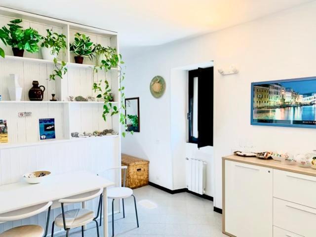 La Marina Tower Apartment With Private Sea View Terrace Vernazza Exterior foto